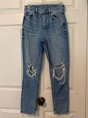 American Eagle Outfitters Light Blue Distressed mom Jeans